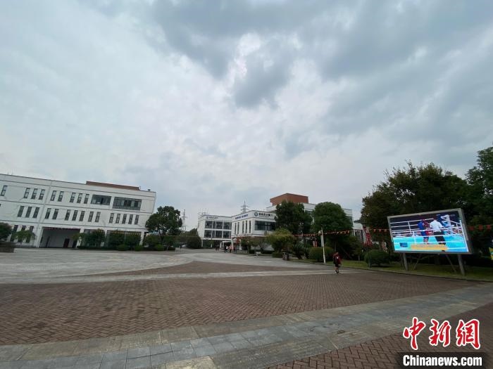 寧波市第二少年兒童業(yè)余體育學(xué)校?！×植?攝
