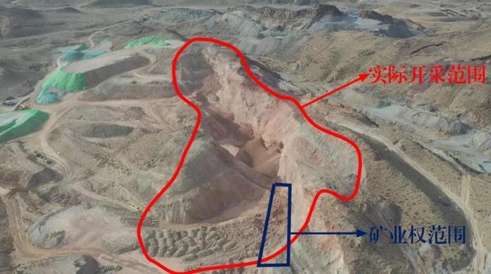 2021年12月11日，督察組使用無人機拍攝，銅鐵溝礦礦業(yè)權(quán)面積僅6.9畝，越界開采達182畝，超出26.4倍；實際開采深度達35米，遠超采礦許可證允許開采深度要求
