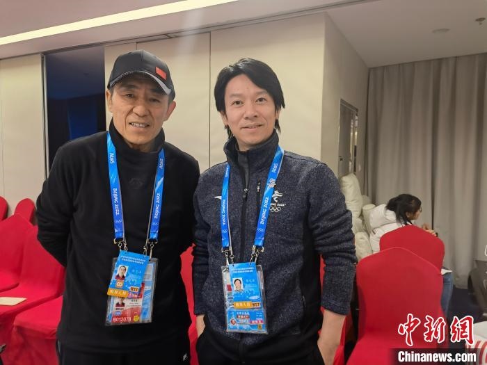 張文海與張藝謀的合影?！埼暮?供圖