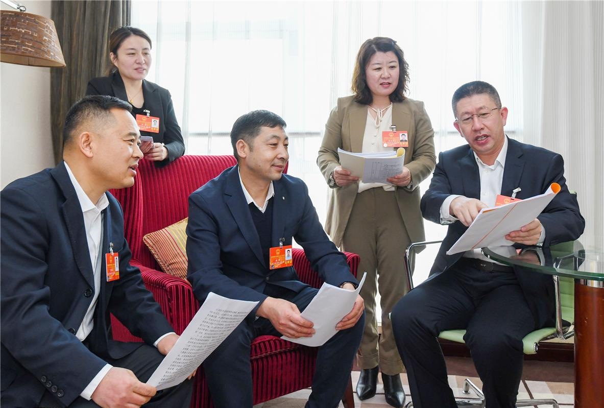 奮進(jìn)2024｜代表來了！自治區(qū)十四屆人大二次會議召開在即