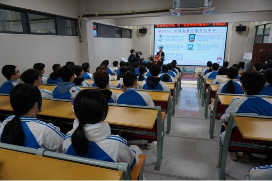 中信銀行全力守護春節(jié)“錢袋子”  用心保障金融消費者合法權(quán)益572.png