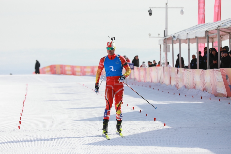 1708668351214599.jpg 內(nèi)蒙古選手宋辰?jīng)_線(xiàn).JPG