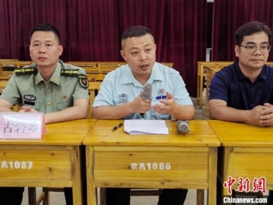 宣講員宣講。韋碩 攝