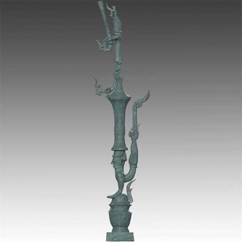 銅罍座倒立鳥(niǎo)足頂尊神像。四川省文物考古研究院供圖