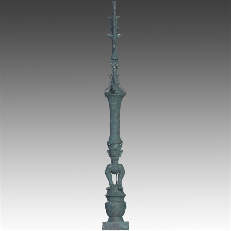 銅罍座倒立鳥(niǎo)足頂尊神像。四川省文物考古研究院供圖