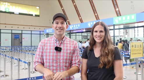 6月13日，來自美國的德拉古（Dragoo）夫婦將首次乘坐中老鐵路國際旅客列車從中國出境。李揚(yáng) 攝