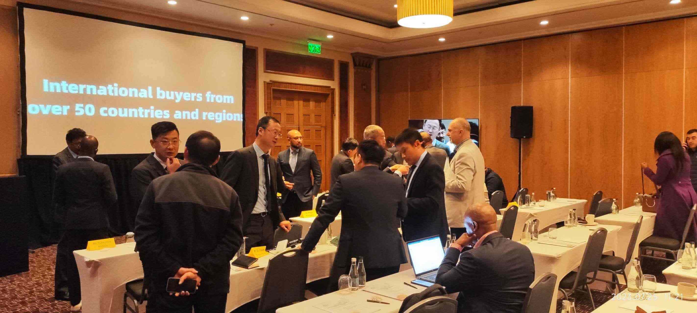 中南企業(yè)現(xiàn)場(chǎng)交流。圖片來(lái)源：貿(mào)促會(huì)