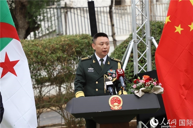 圖為胡璽鈞武官致辭。人民網(wǎng)記者 王傳寶攝