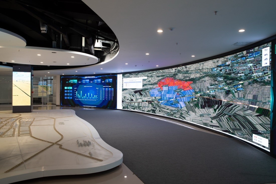 黑龍江省慶安縣數(shù)字農(nóng)業(yè)指揮中心平臺(tái)上展示的黑土地情況（4月26日攝）。新華社記者 張濤 攝