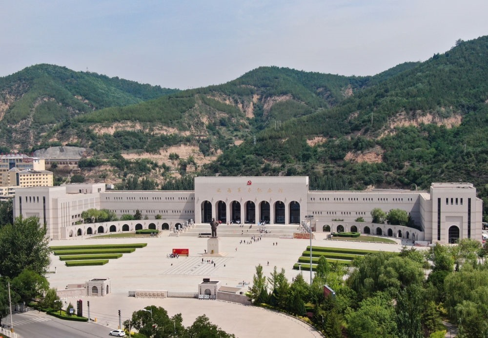 這是2023年6月27日拍攝的延安革命紀(jì)念館（無人機(jī)照片）。新華社記者 張博文 攝