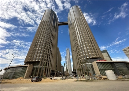 埃及新行政首都CBD項目P4標段高層辦公樓。 嚴川吉雨攝