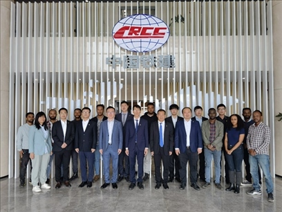 中國(guó)土木福州設(shè)計(jì)院埃塞分院團(tuán)隊(duì)合影。受訪對(duì)象供圖