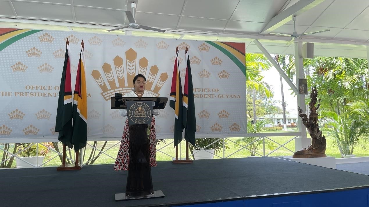 圭亞那第一夫人阿爾雅·阿里發(fā)表致辭。第18期援圭亞那醫(yī)療隊供圖