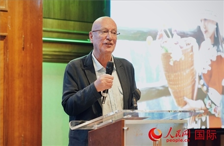 旅?作家魯珀特·帕克分享張家界旅行照片。人民網(wǎng) 郭錦標(biāo)攝