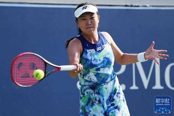 朱琳在比賽中回球。新華社記者 劉杰 攝