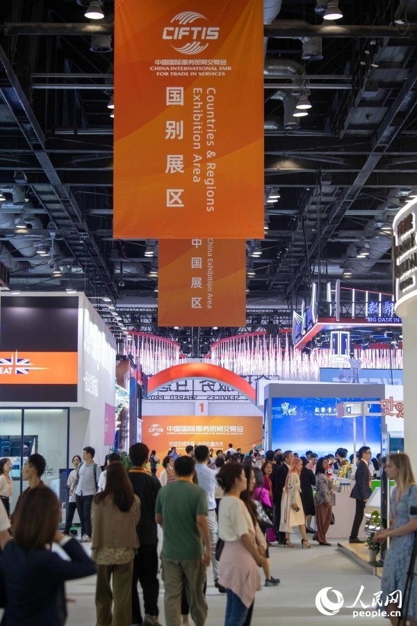 9月2日，服貿(mào)會國別展區(qū)，人流如潮。人民網(wǎng)記者 翁奇羽攝