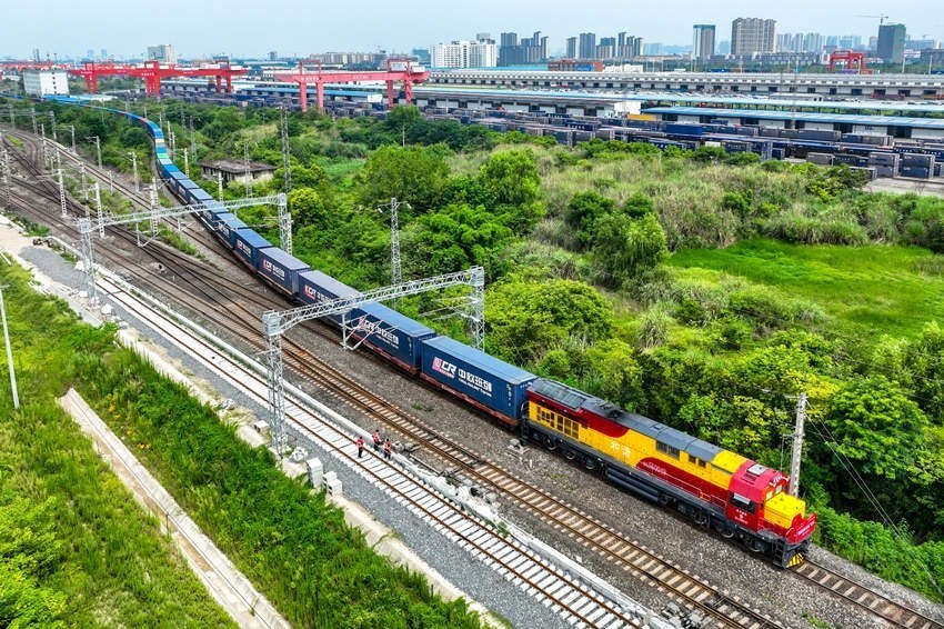 中歐班列（成渝）駛出成都國際鐵路港。青白江區(qū)委宣傳部供圖