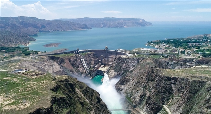 龍羊峽水電站開閘放水。國家電投黃河公司供圖