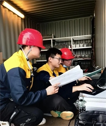 △2022年，長征十一號(hào)運(yùn)載火箭在我國黃海以“一箭五星”方式成功發(fā)射。哈爾濱工程大學(xué)船海結(jié)構(gòu)物安全與舒適性團(tuán)隊(duì)為發(fā)射船進(jìn)行結(jié)構(gòu)動(dòng)態(tài)監(jiān)測(cè)。