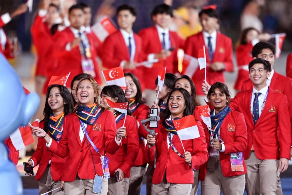 新加坡代表團(tuán)在開幕式上入場。