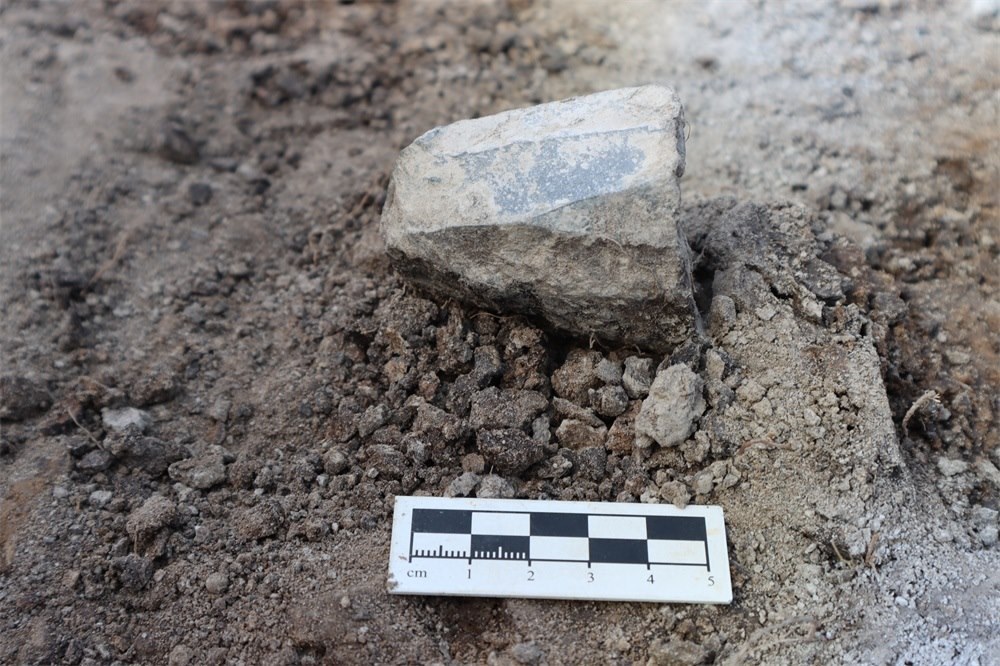 石葉石核出土場景。國家文物局供圖