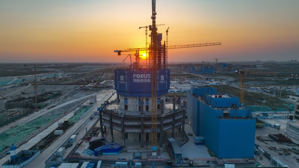 在雄安新區(qū)啟動(dòng)區(qū)拍攝的中國中化大廈項(xiàng)目（9月21日攝，無人機(jī)照片）。新華社記者 張鋮 攝