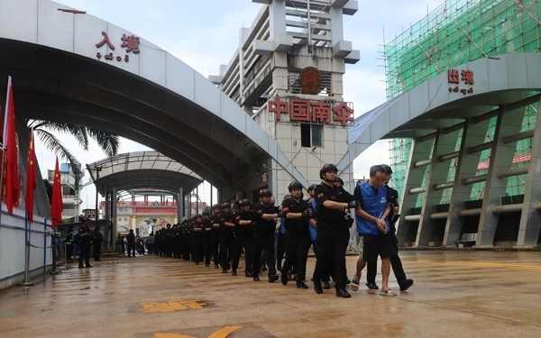 移交現(xiàn)場(chǎng)。公安部供圖