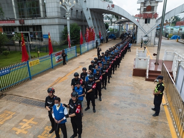 移交現(xiàn)場(chǎng)。公安部供圖