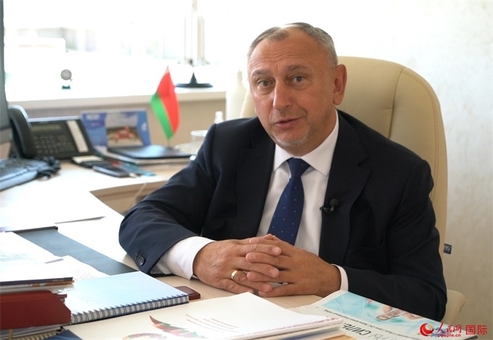 中白工業(yè)園管委會主任亞歷山大·亞羅申科接受人民網(wǎng)記者采訪。人民網(wǎng) 皇甫萬里攝