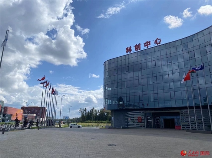 中白科技成果產(chǎn)業(yè)化創(chuàng)新中心大樓。人民網(wǎng)記者 王震攝