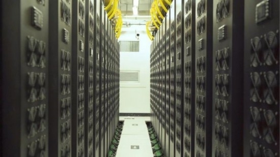 貴安超算中心內(nèi)的機(jī)房。人民網(wǎng) 陽(yáng)茜攝