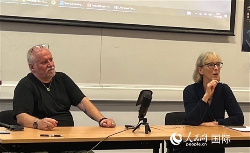 翻譯家韓斌、普華杰與師生交流 攝影 實習(xí)生王雪珊