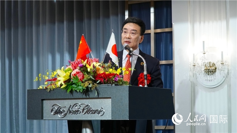 在日中國(guó)企業(yè)協(xié)會(huì)會(huì)長(zhǎng)王家馴致祝酒詞。人民網(wǎng) 蔣曉辰攝