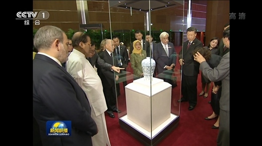 2019年5月15日，中外領導人共同參觀“大美亞細亞——亞洲文明展”。（視頻截圖）