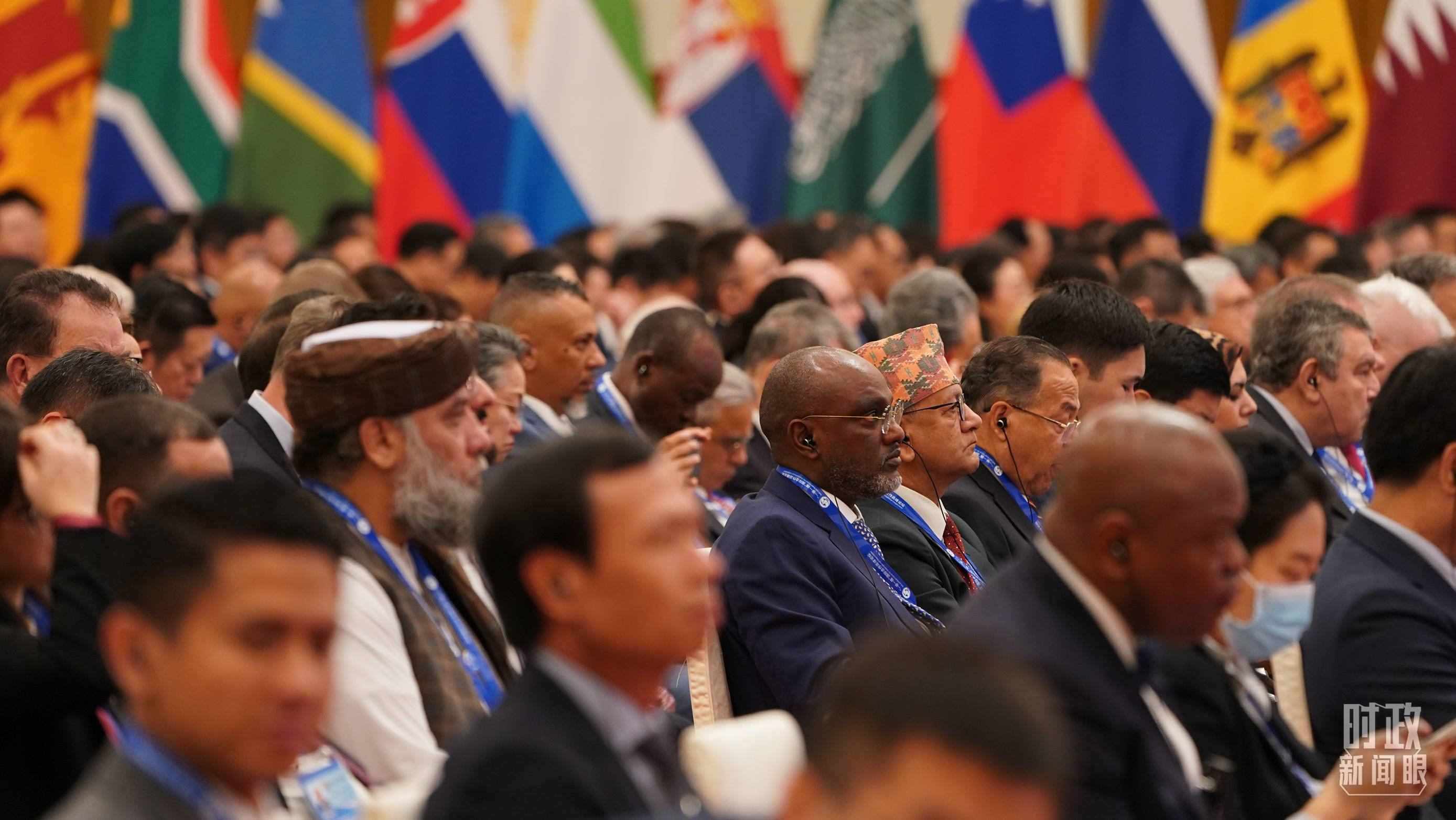 △開幕式現(xiàn)場的與會嘉賓。（總臺國廣記者李晉拍攝）