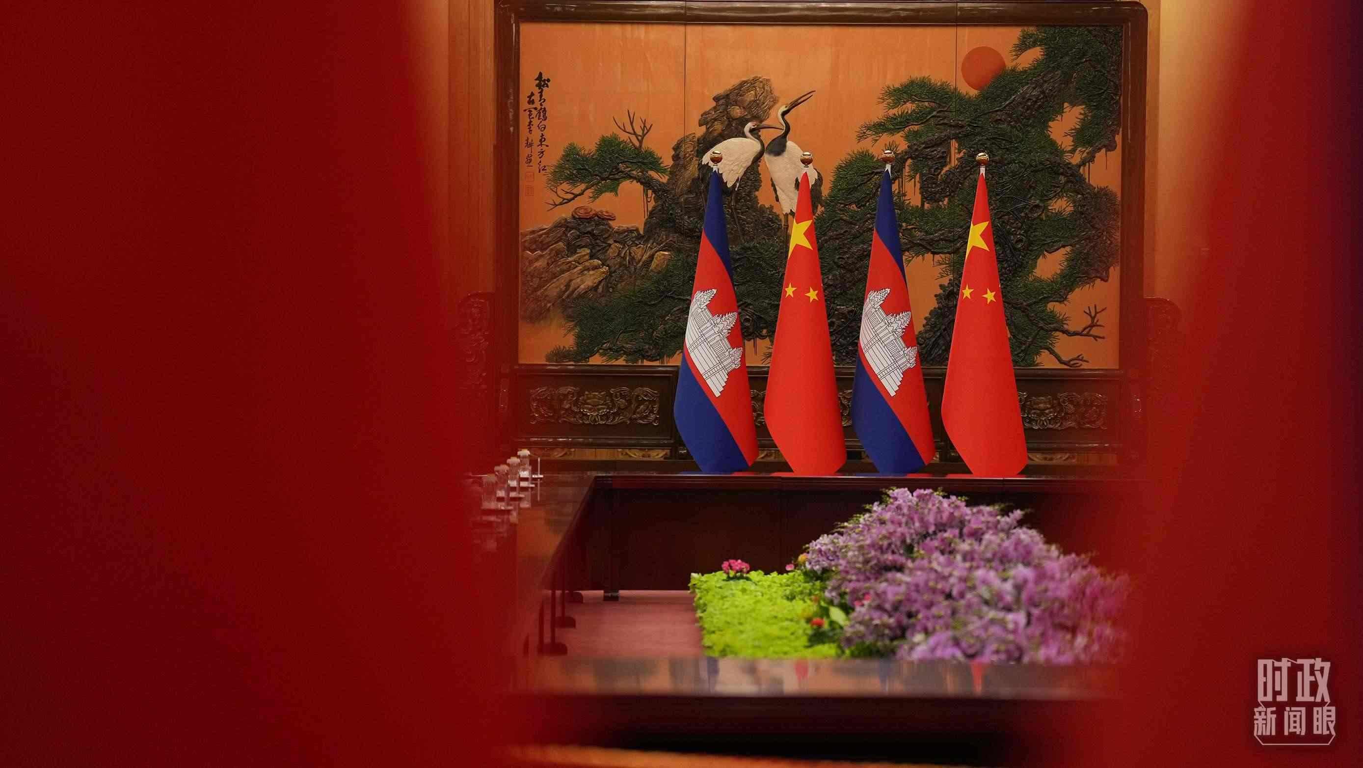 △人民大會堂，中柬兩國領(lǐng)導(dǎo)人會見現(xiàn)場。（總臺國廣記者李晉拍攝）