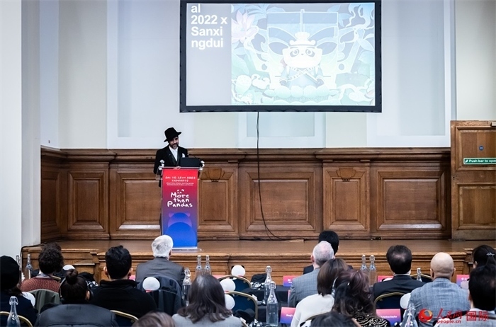 城市建筑與文化創(chuàng)意設(shè)計師卡姆·帕尼薩講述他和四川的故事。人民網(wǎng) 郭錦標攝