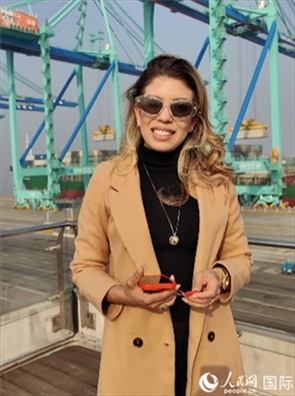 巴西《中北部傳媒集團(tuán)》記者拉尼艾莉接受采訪。人民網(wǎng)記者 符園園攝