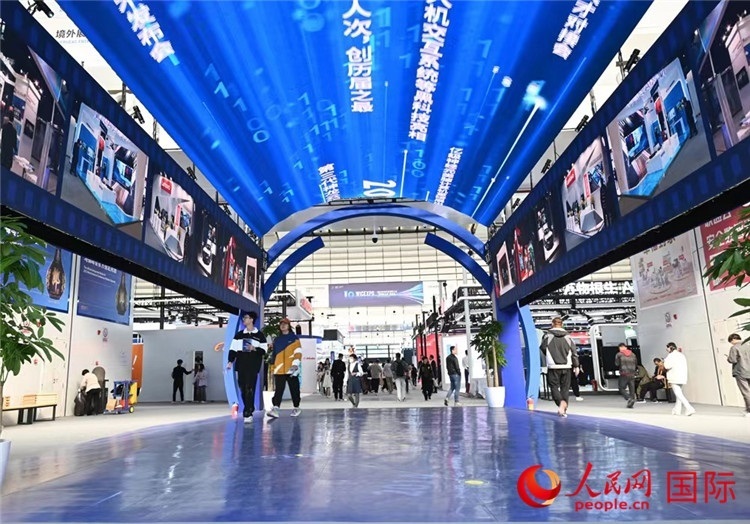 11月7日上午，2023年世界互聯(lián)網(wǎng)大會“互聯(lián)網(wǎng)之光”博覽會在浙江烏鎮(zhèn)開幕。人民網(wǎng)記者 葉賓得攝