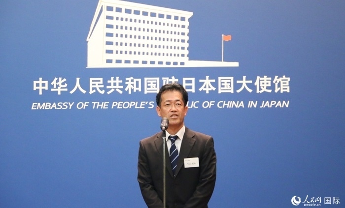 導(dǎo)師代表、東京大學(xué)教授內(nèi)山真伸發(fā)表致辭。人民網(wǎng) 許可攝