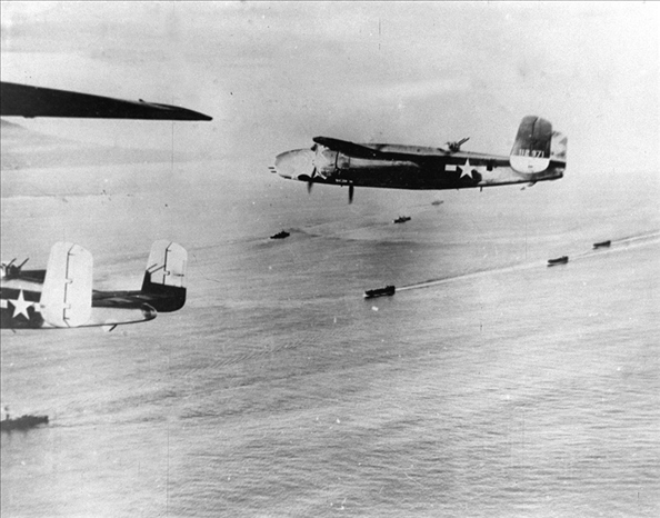 1942年4月18日，美國航空母艦甲板上B－25解放式轟炸機起飛轟炸東京工業(yè)區(qū)域，此為日本首次受盟軍之進攻。