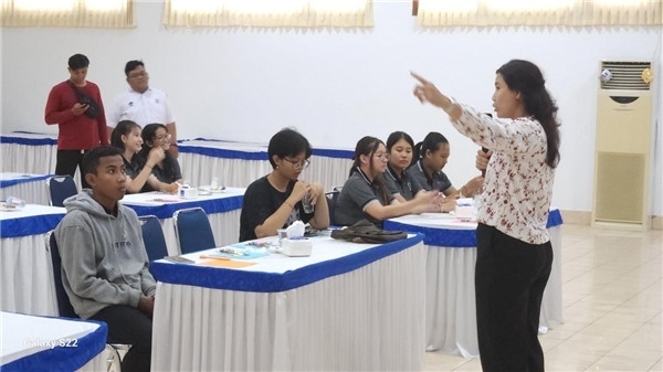巴陵康孔子學院外方院長普拉巴介紹孔子學院情況。主辦方供圖