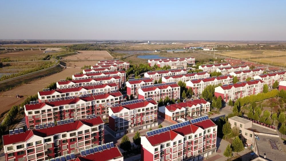 山東省東營市墾利區(qū)楊廟社區(qū)（2021年10月17日攝，無人機(jī)照片）。新華社記者 郭緒雷 攝