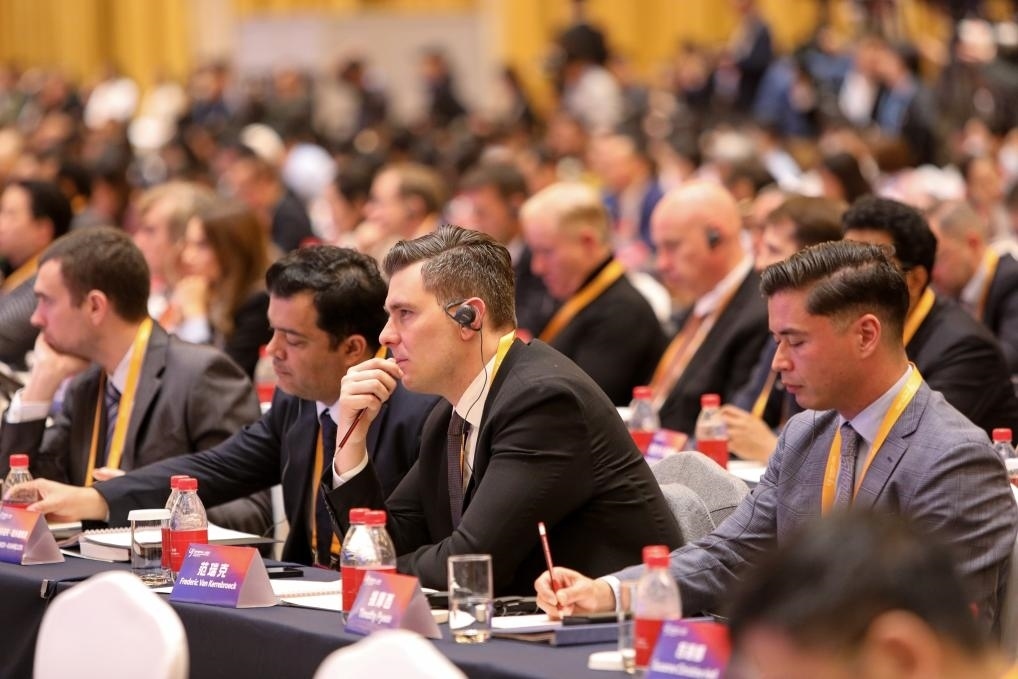 11月24日，論壇嘉賓在聆聽演講。新華社記者 辛夢(mèng)晨 攝