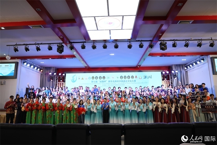 獲獎(jiǎng)選手合影。人民網(wǎng)記者 孫廣勇攝