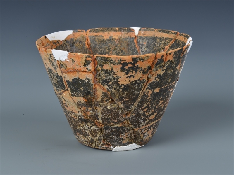 出土的蛋殼彩陶杯。國家文物局供圖