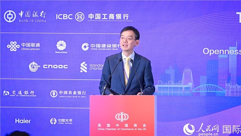 1. 英國(guó)中國(guó)商會(huì)會(huì)長(zhǎng)、中國(guó)銀行倫敦分行行長(zhǎng)方文建 致歡迎辭。郭錦標(biāo)攝_副本