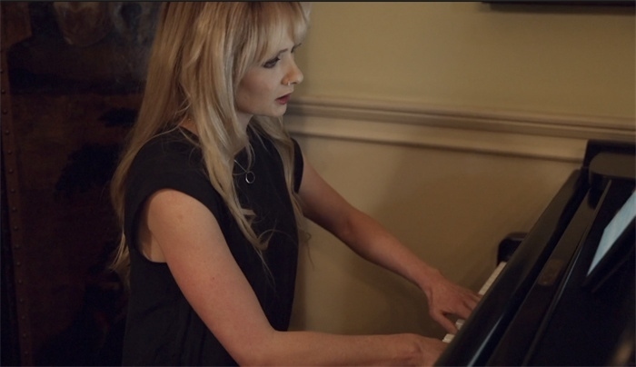 斯黛夫·康納演奏。潘耿攝