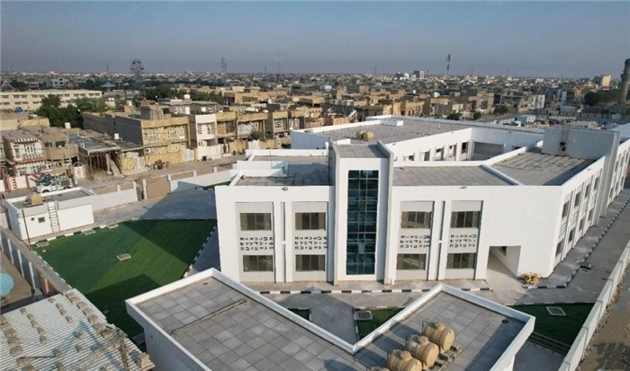 已經(jīng)完工的伊拉克瓦西特省第20號學(xué)校。該學(xué)校為合院式全功能建筑，包括教學(xué)樓，圖書室，實驗室，保衛(wèi)室等。 趙沖攝