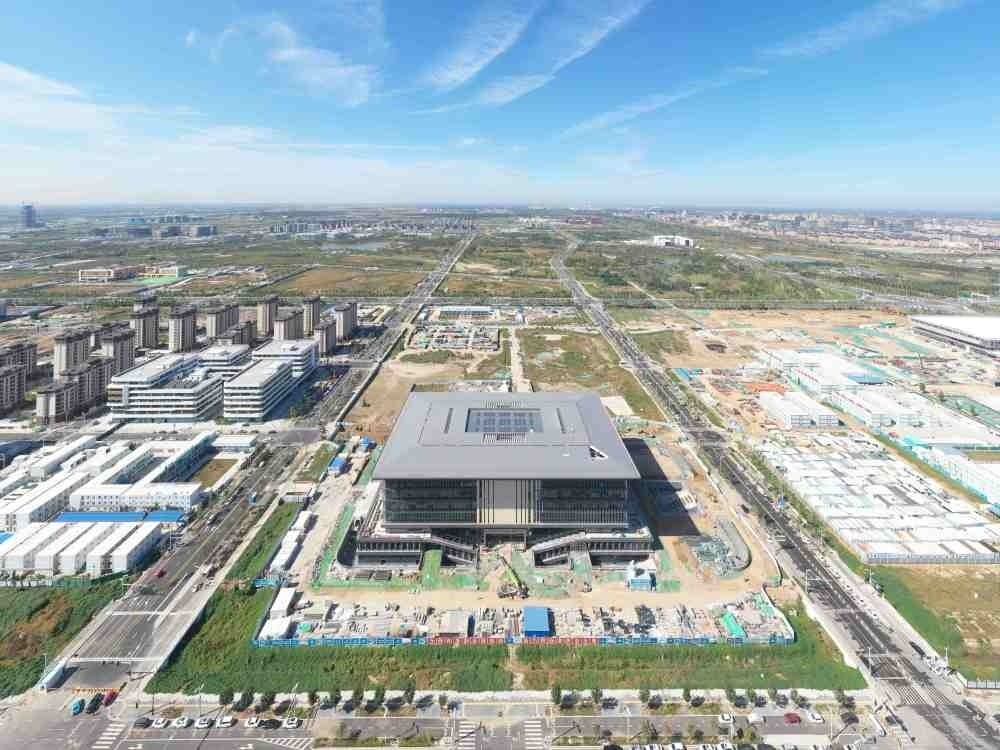 這是雄安新區(qū)大學(xué)園圖書館（2023年10月1日攝，無人機照片）。新華社記者 朱旭東 攝
